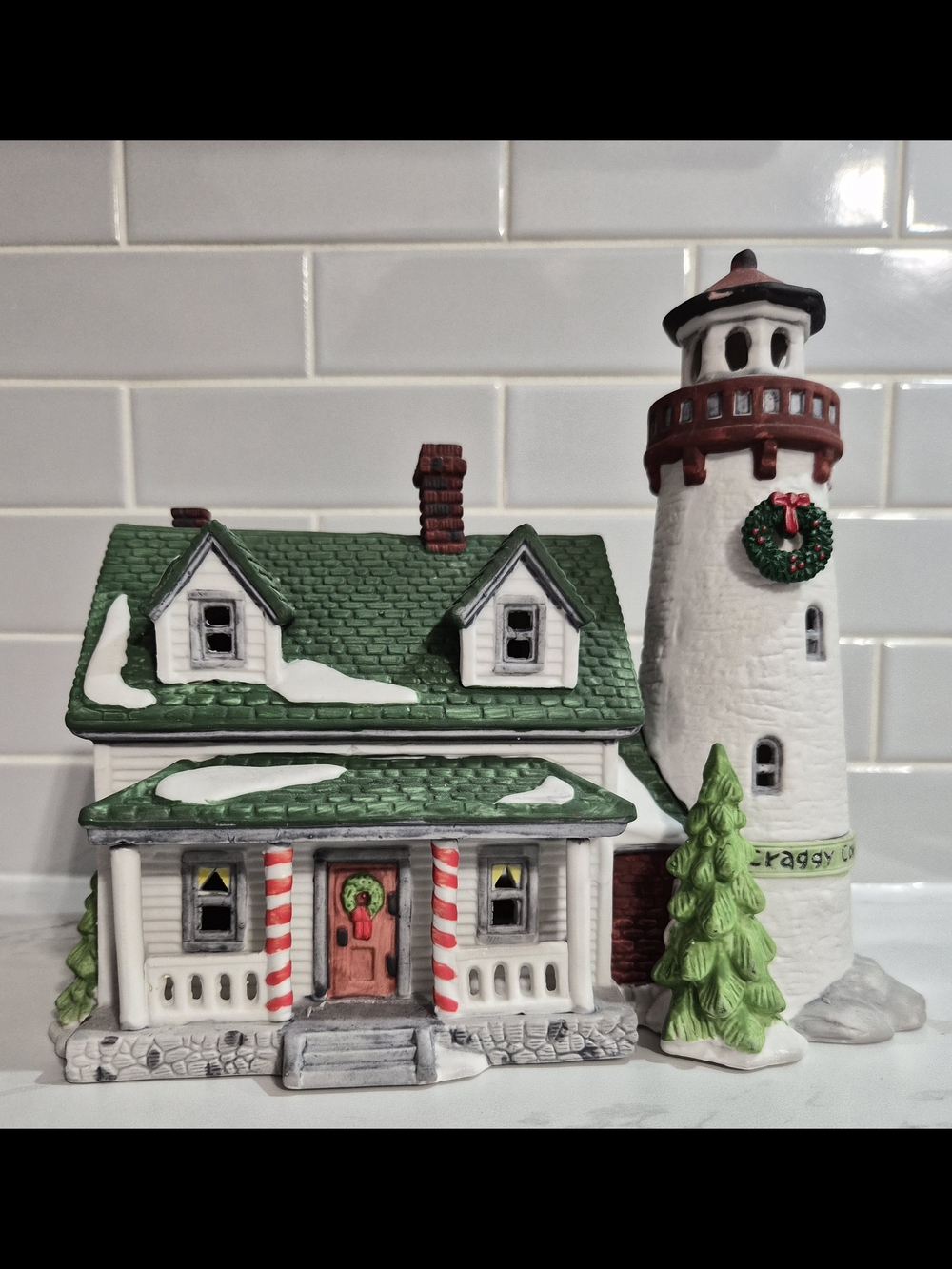 Dept 56 New England Village Series Craggy Cove Lighthouse